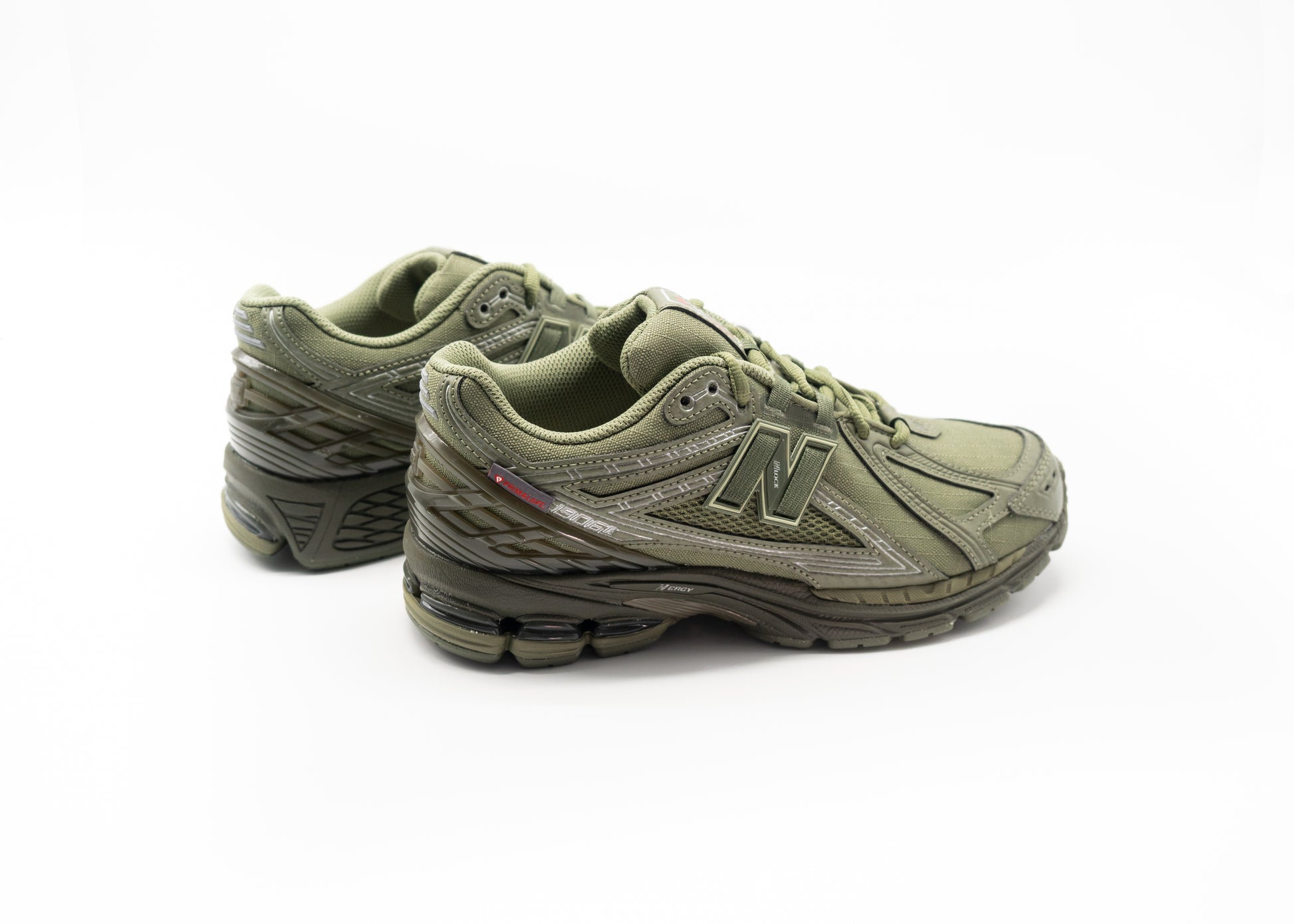 NEW BALANCE - NEW BALANCE 1906R DARK OLIVINE CON SILVER METALLIC
