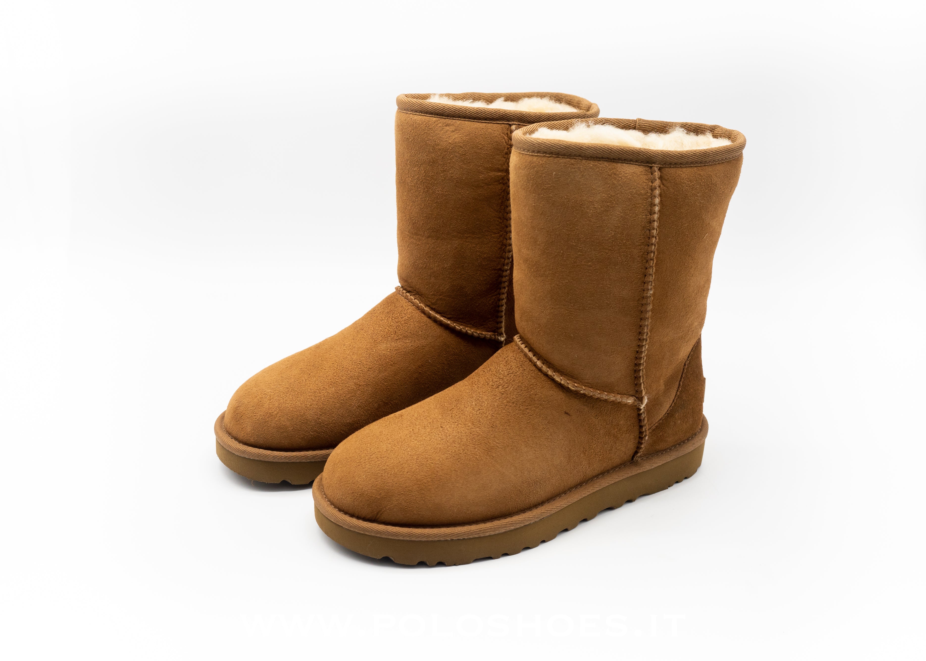 UGG - CLASSIC SHORT II CHESTNUT