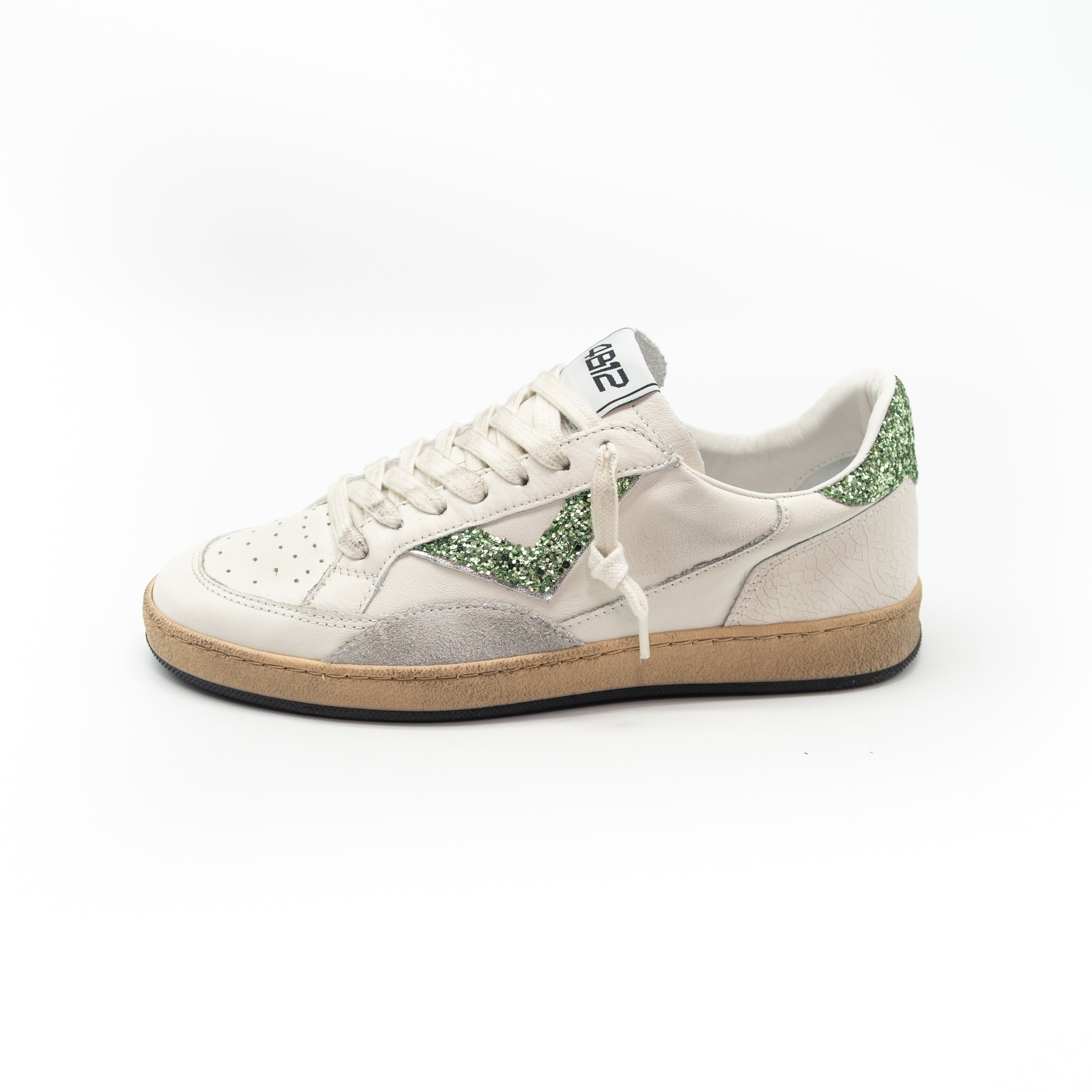 4B12 - PLAY NEW WHITE LEAF