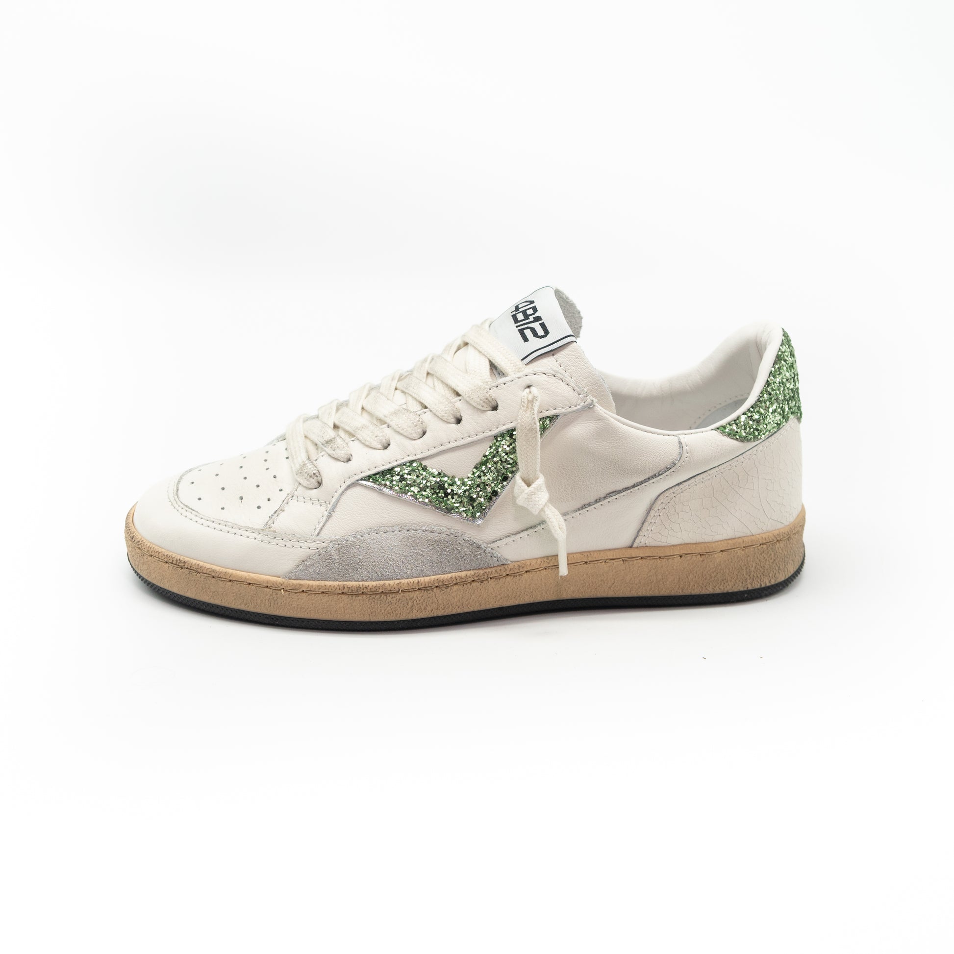 4B12 - PLAY NEW WHITE LEAF