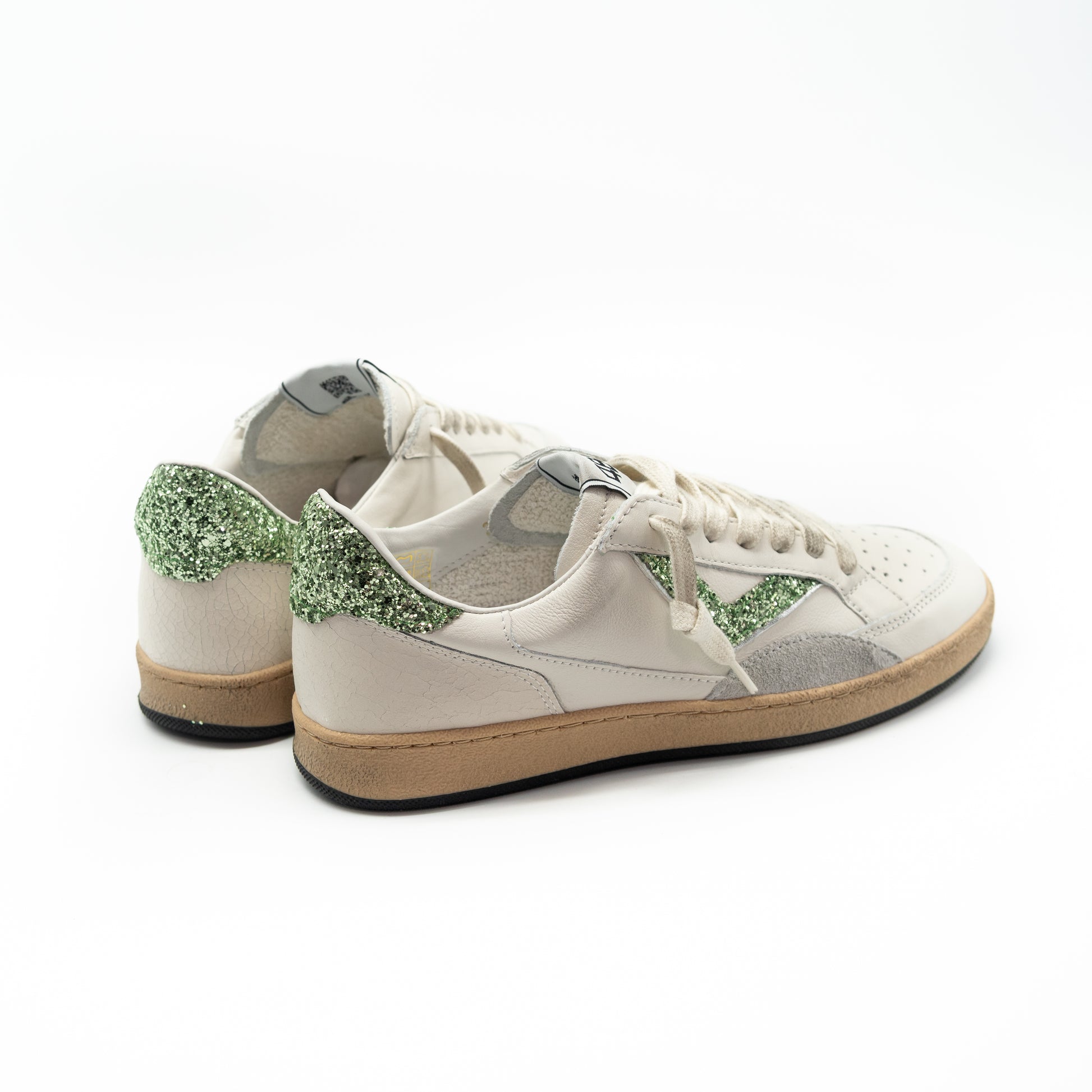 4B12 - PLAY NEW WHITE LEAF
