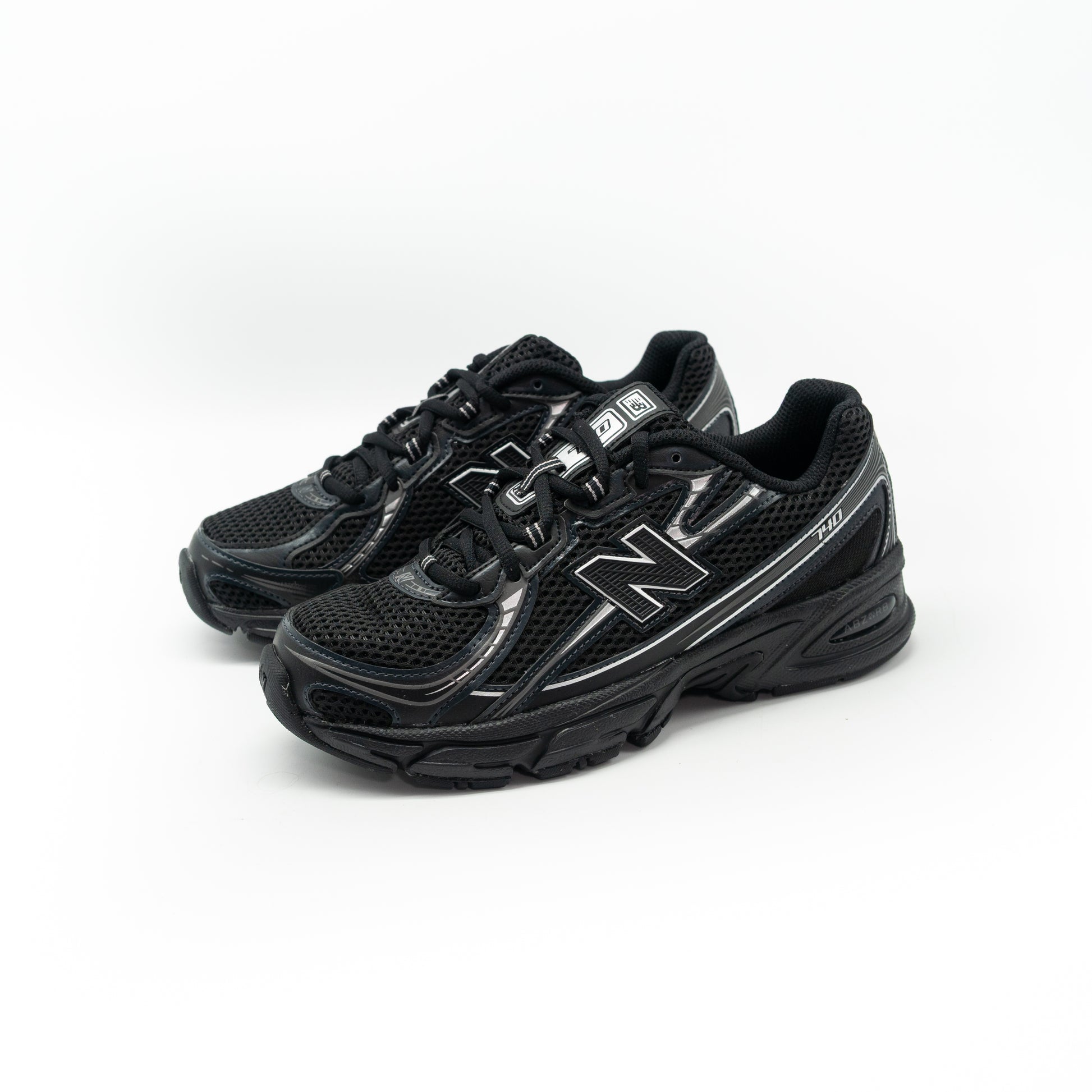 NEW BALANCE - NEW BALANCE 740 BLACK CON SILVER METALLIC