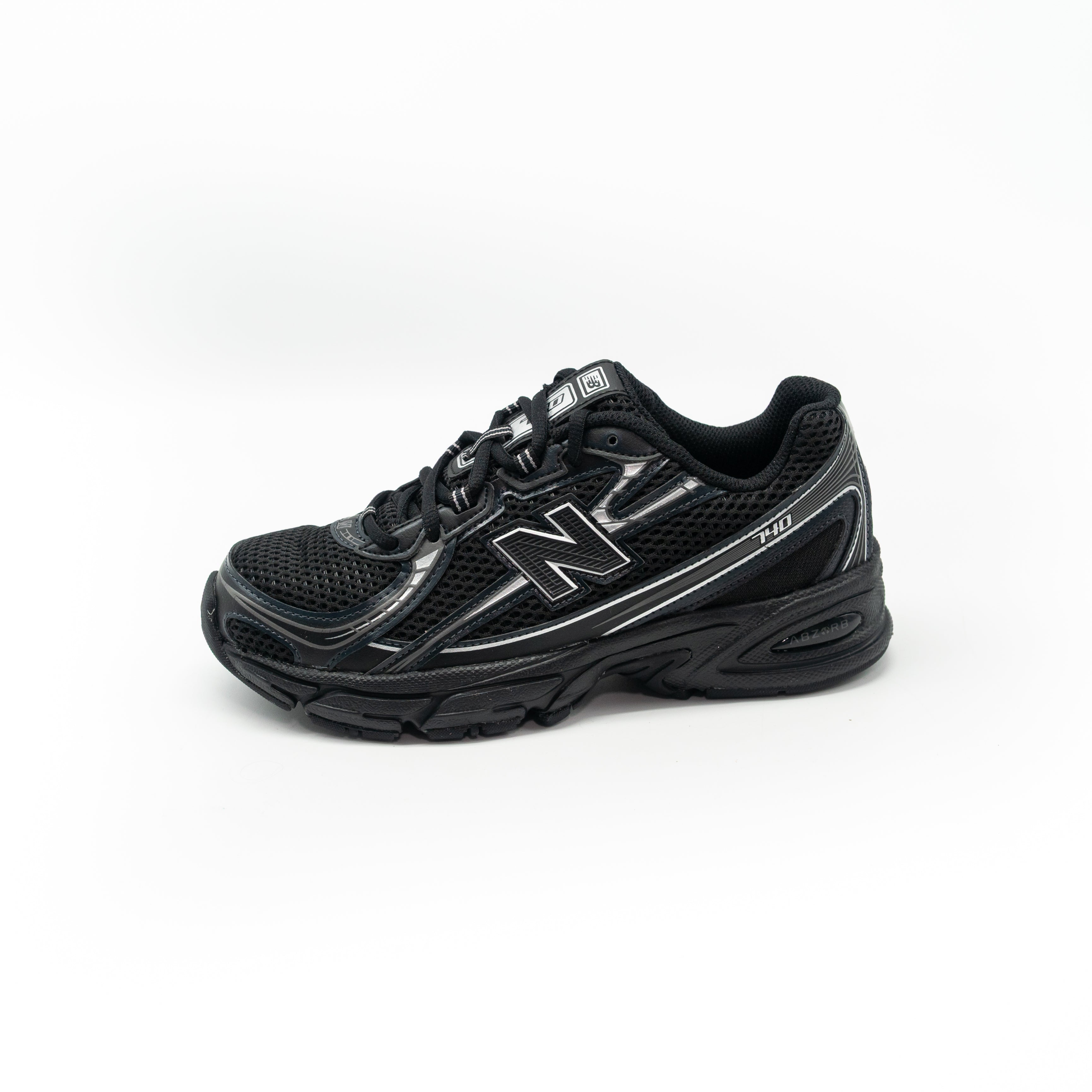 NEW BALANCE - NEW BALANCE 740 BLACK CON SILVER METALLIC