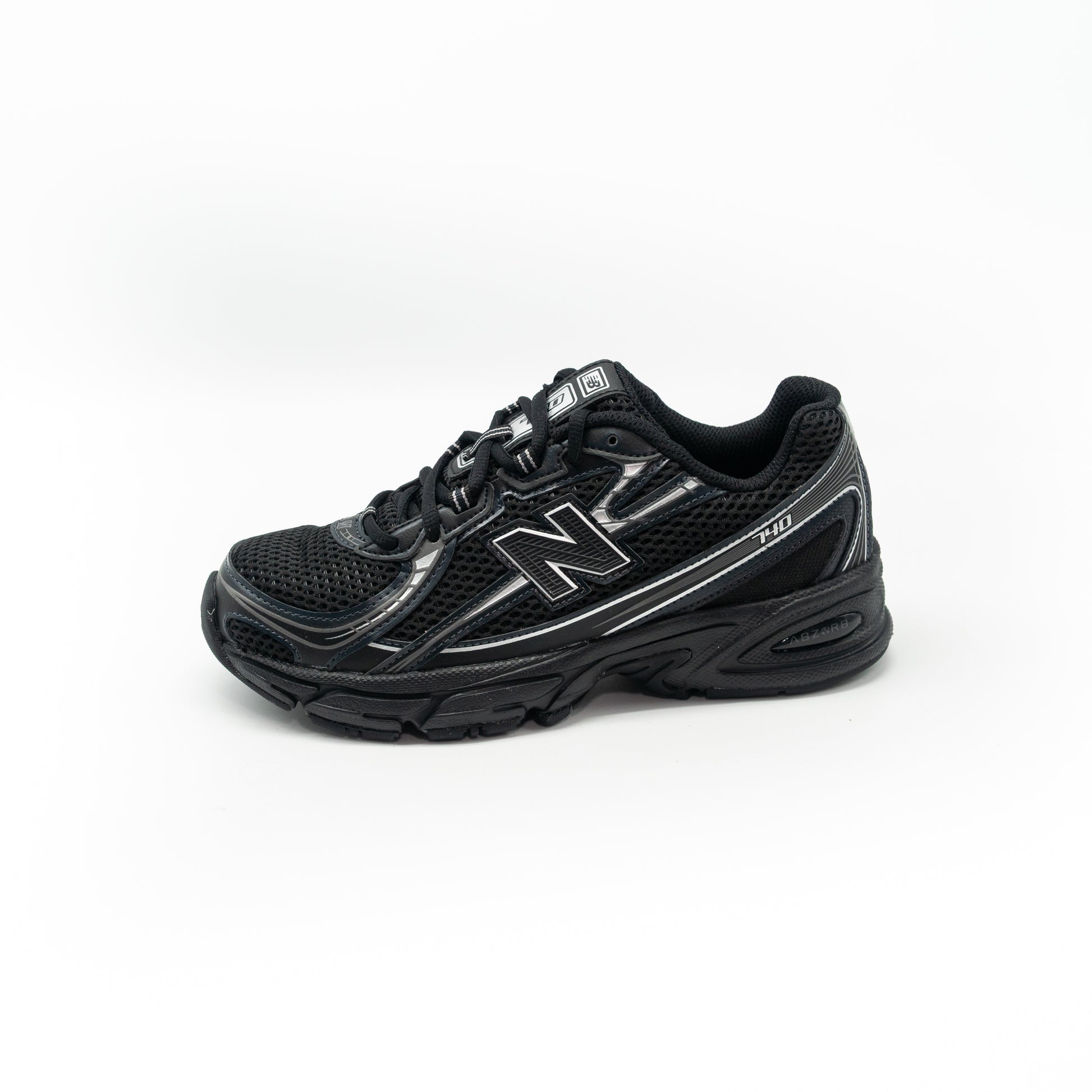 NEW BALANCE - NEW BALANCE 740 BLACK CON SILVER METALLIC
