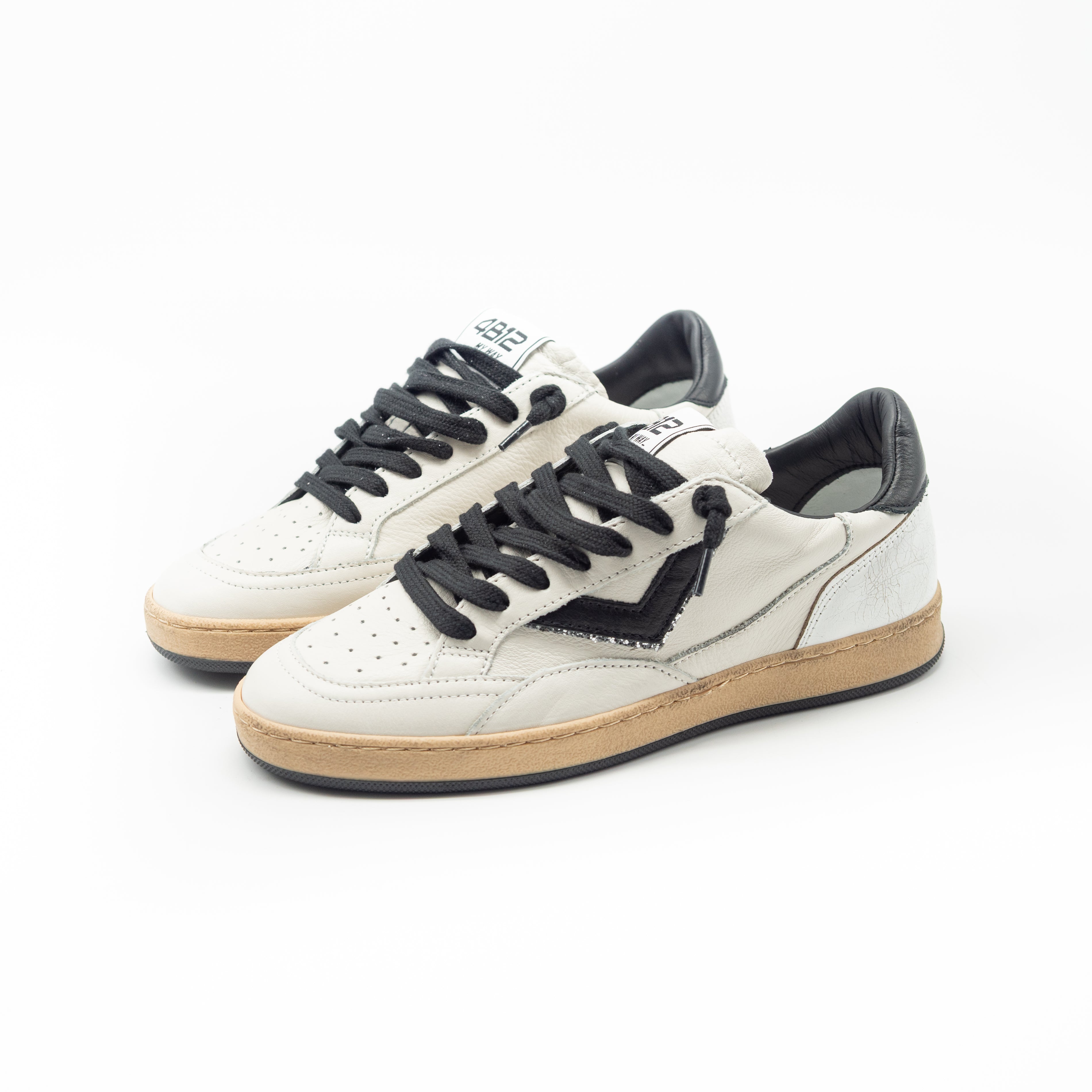 4B12 - PLAY NEW WHITE BLACK