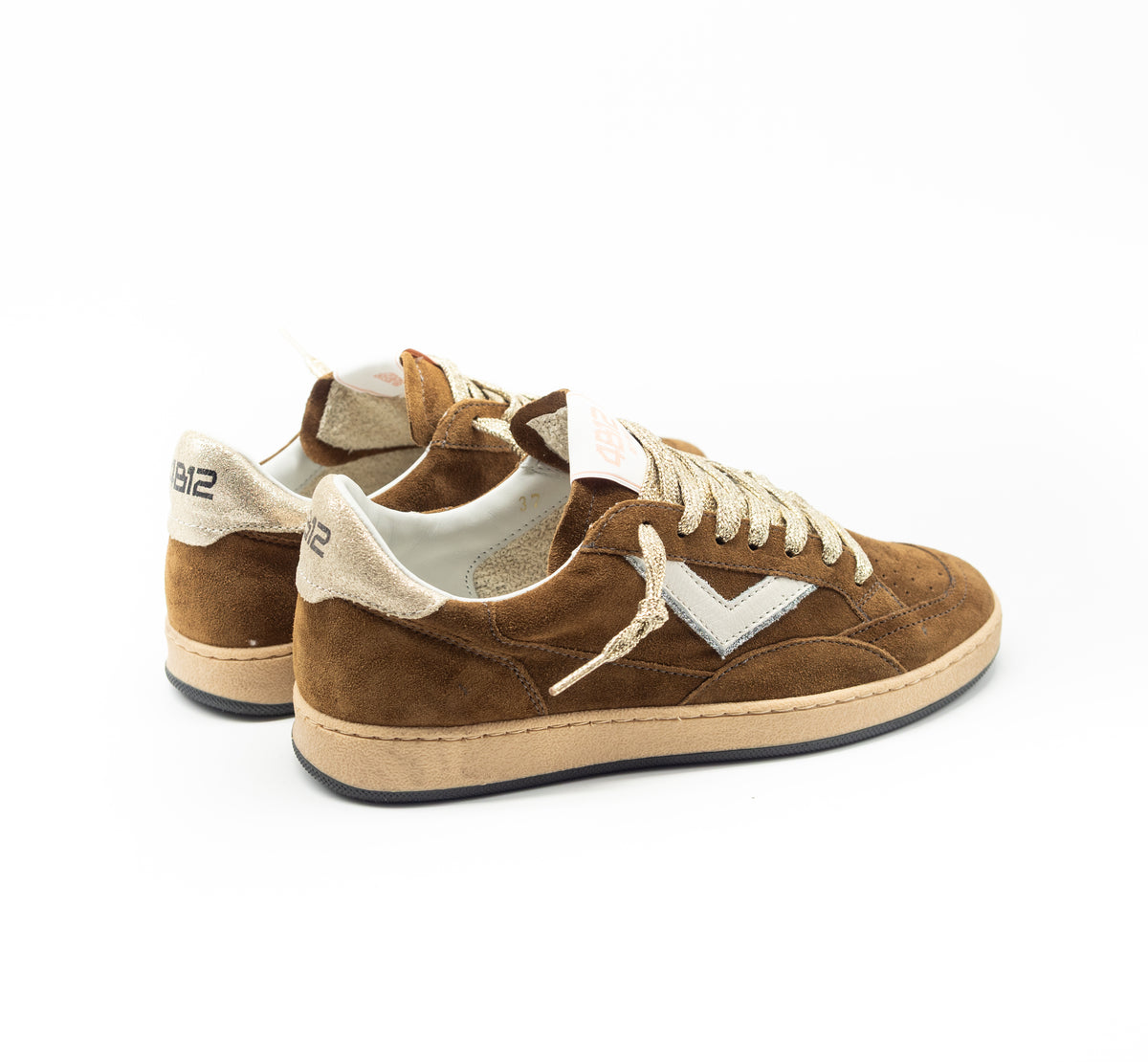 4B12 - PLAY NEW CAMEL