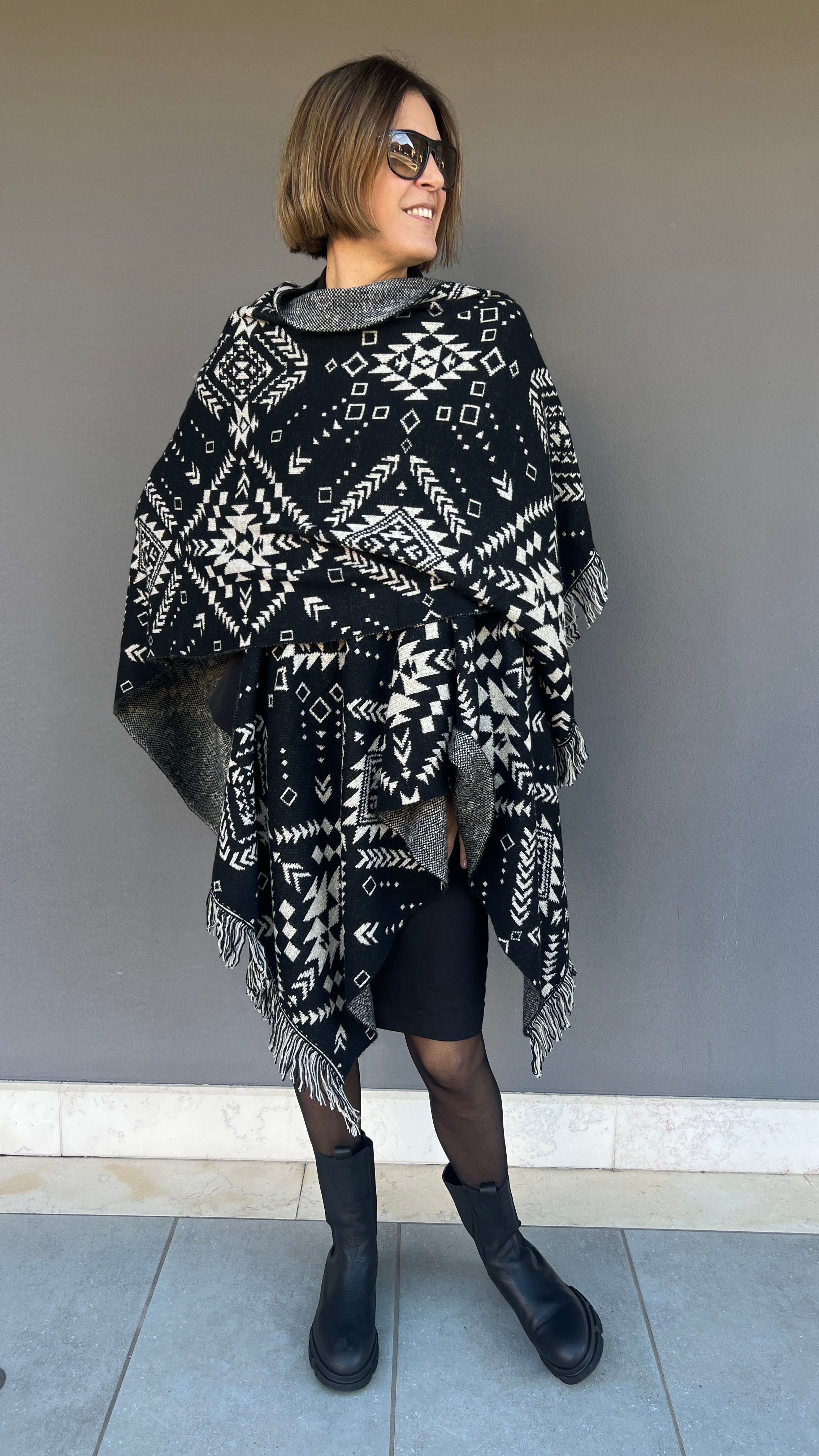 TÖÖCO - PONCHO KNITTING OHANA BLACK